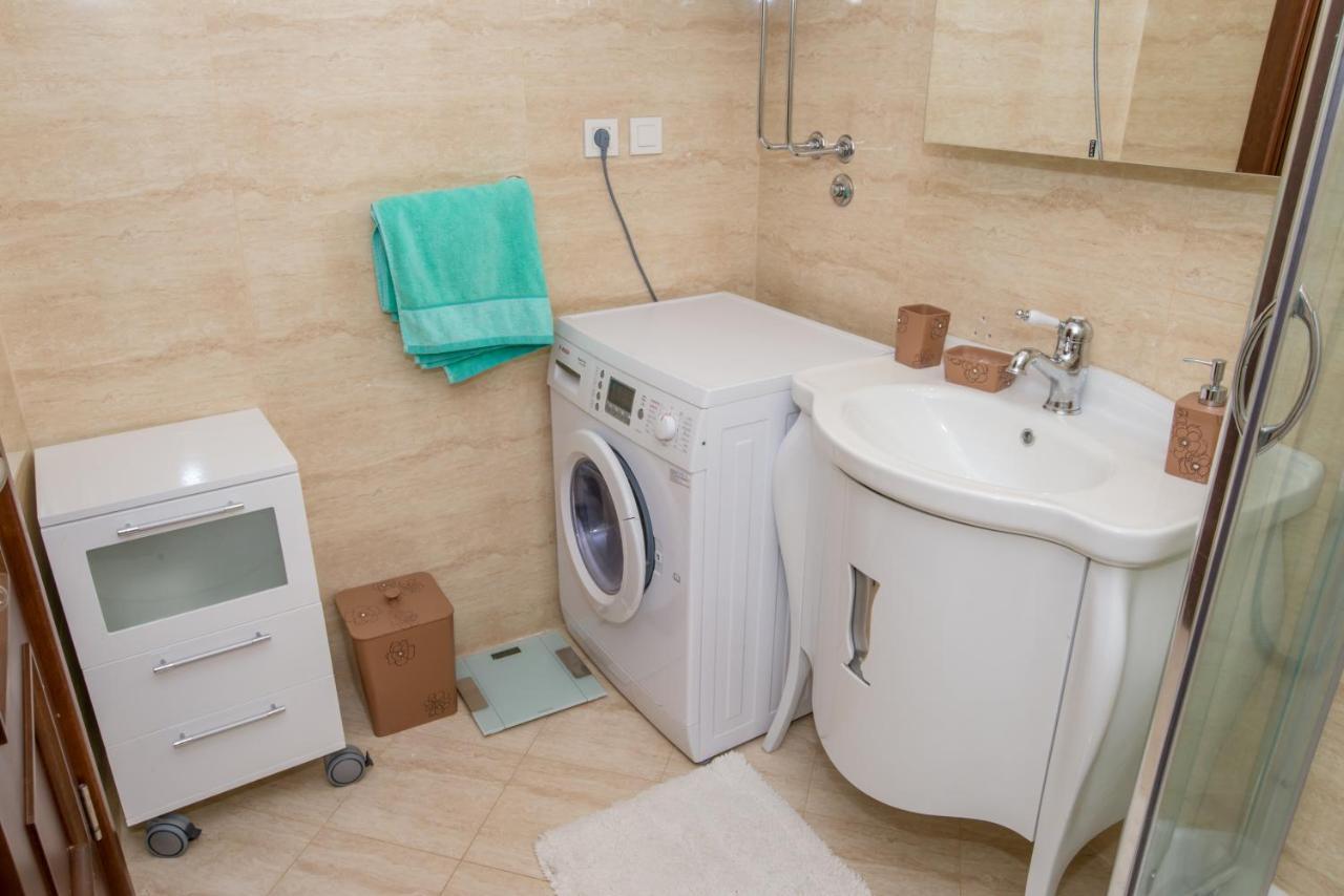 Apartment Elena Petrovac ภายนอก รูปภาพ